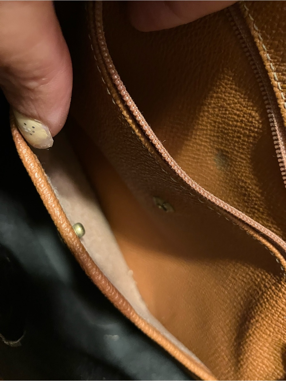 Vintage Dooney and Bourke Large R7 Spectator Crossbody Cavalry Bag - Picture 7 of 16